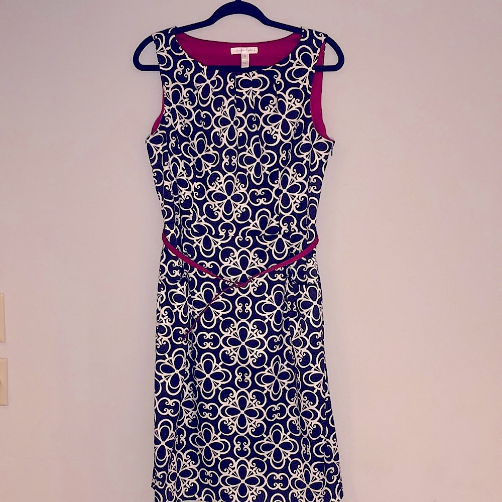 London Times Black and White floral Patterned Dress with red belt size 14